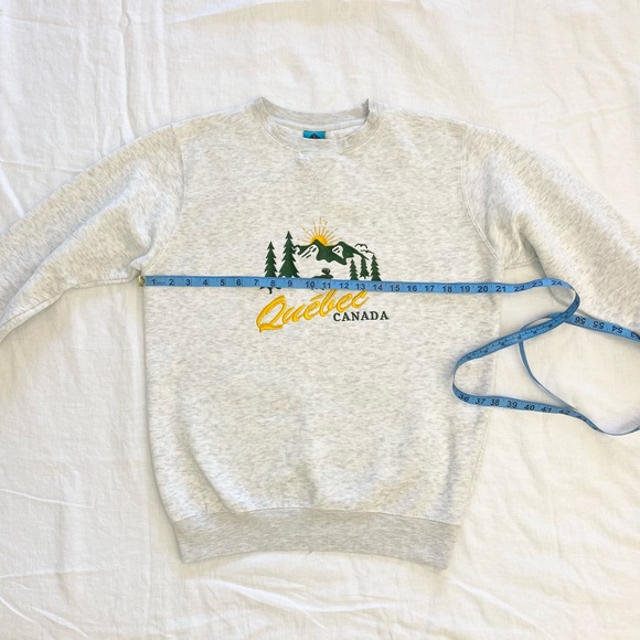 Quebec Embroidered Crewneck Sweatshirt - Picture 3 of 12